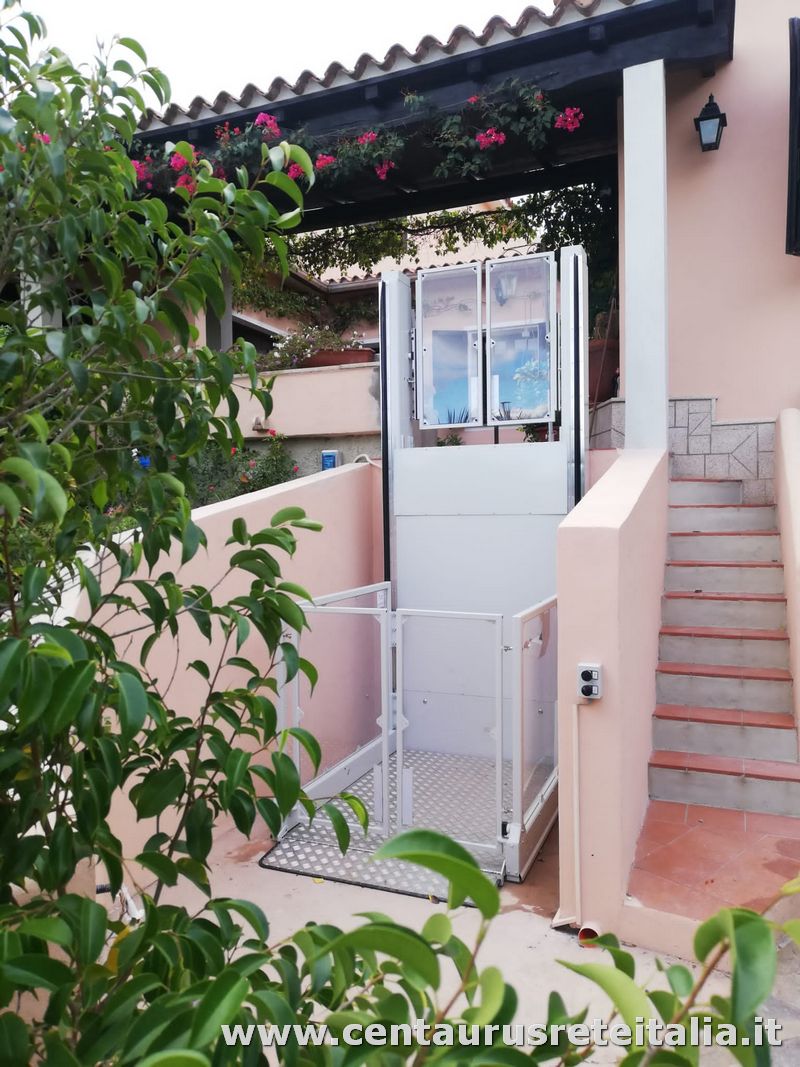 Piattaforma elevatrice installata in Sardegna74